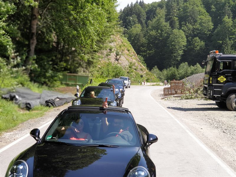 Porsche 911 formation — second angle